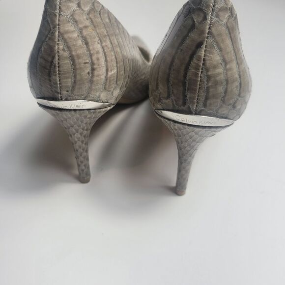 Calvin Klein Snake Skin Gray Pump Women's Shoe - Picture 4 of 8